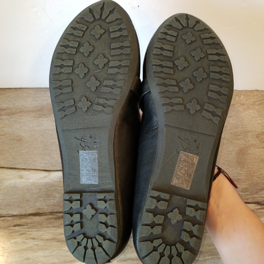 Strappy Black Faux Leather Flats Zipper NIB - Picture 8 of 8